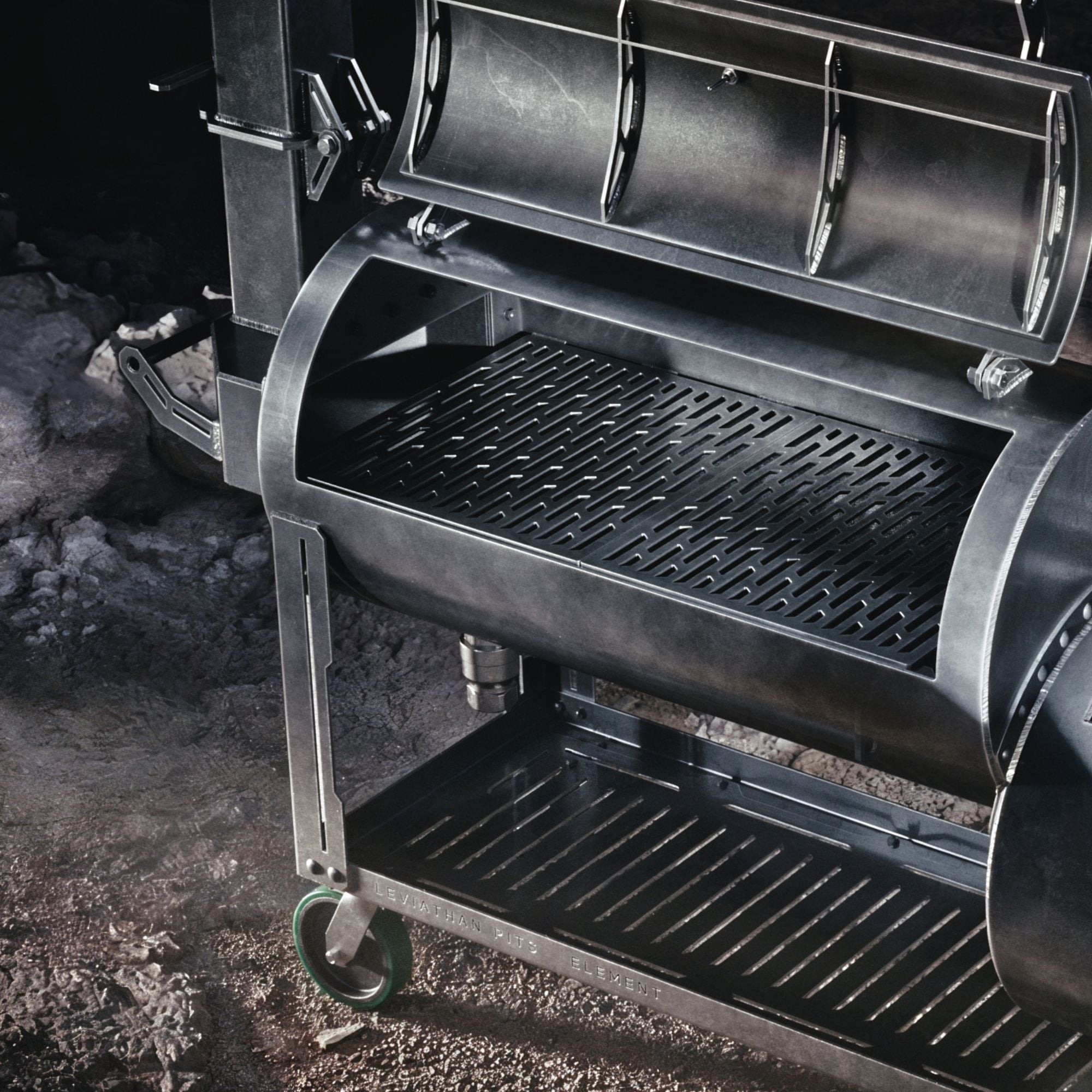 Element features a huge cooking capacity and heavy gauge materials, resulting in the best offset BBQ smoker in the UK.  Pictured here is the durable internal cooking grates