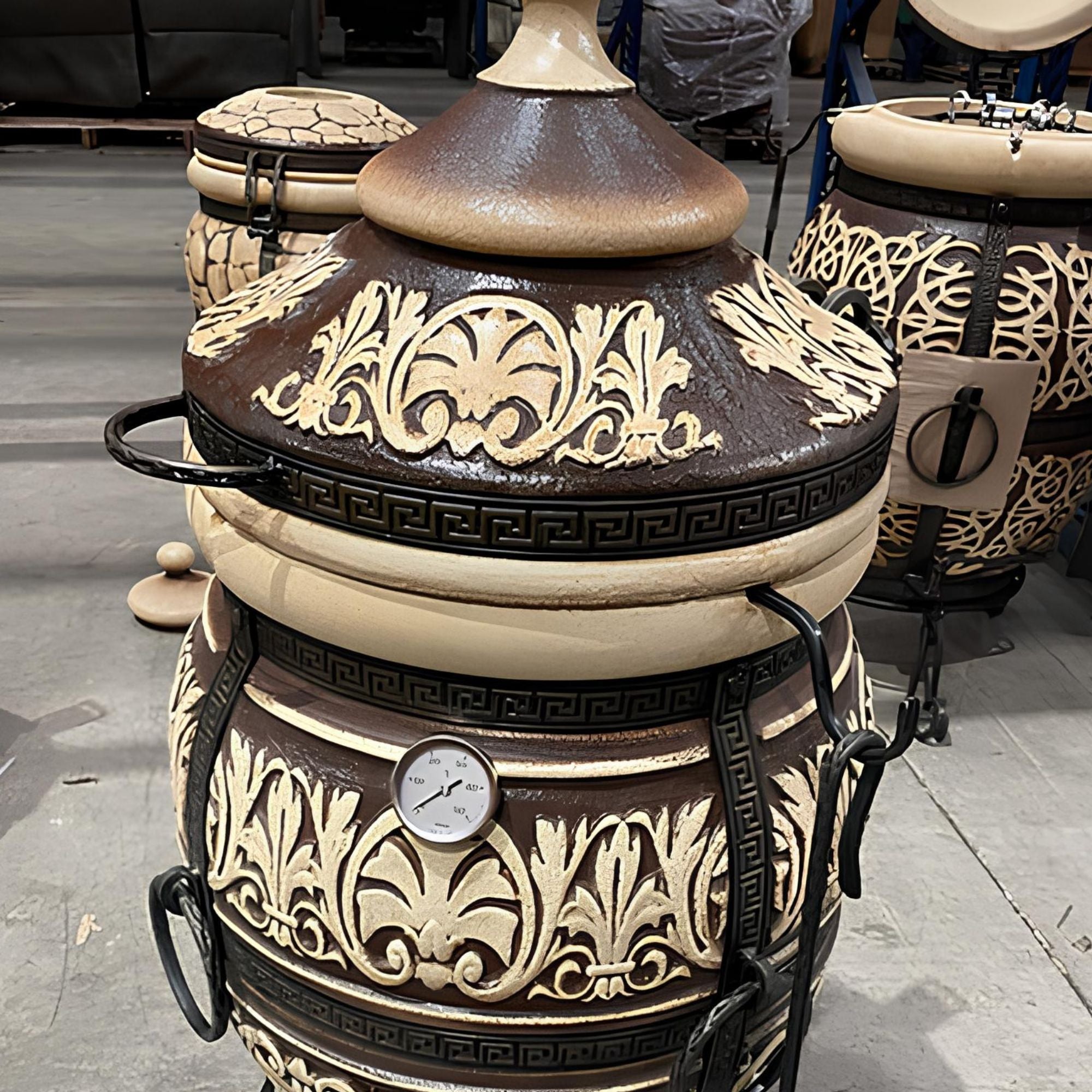 Lyon 80 litre outdoor clay tandoor with thermometer